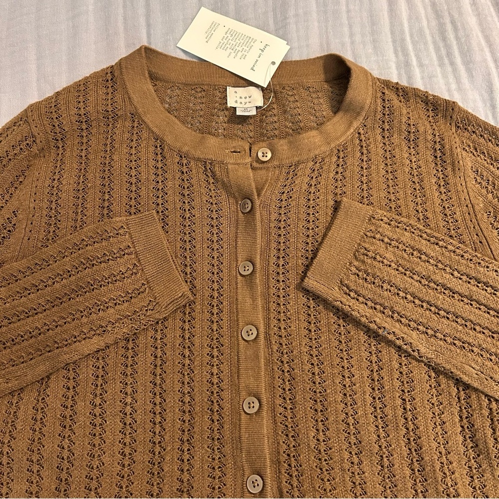 a new day Women’s Cropped Brown Button-Up Cardigan Sz M - Picture 3 of 6